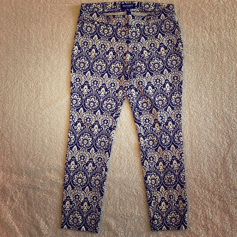 Slim cut, ankle pants